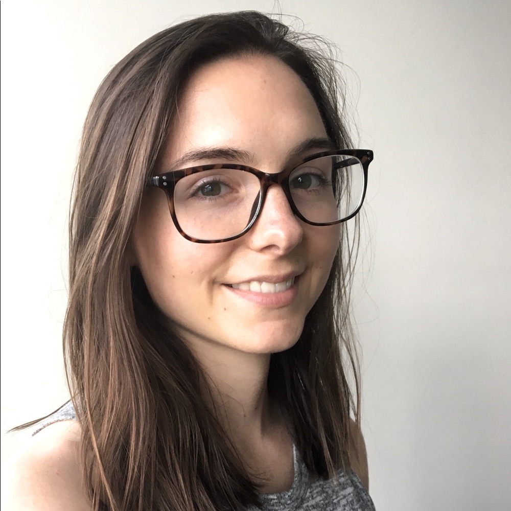 Meet your Posher, Caitlin